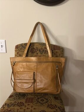 HOBO brand Leather Tote in Caramel
